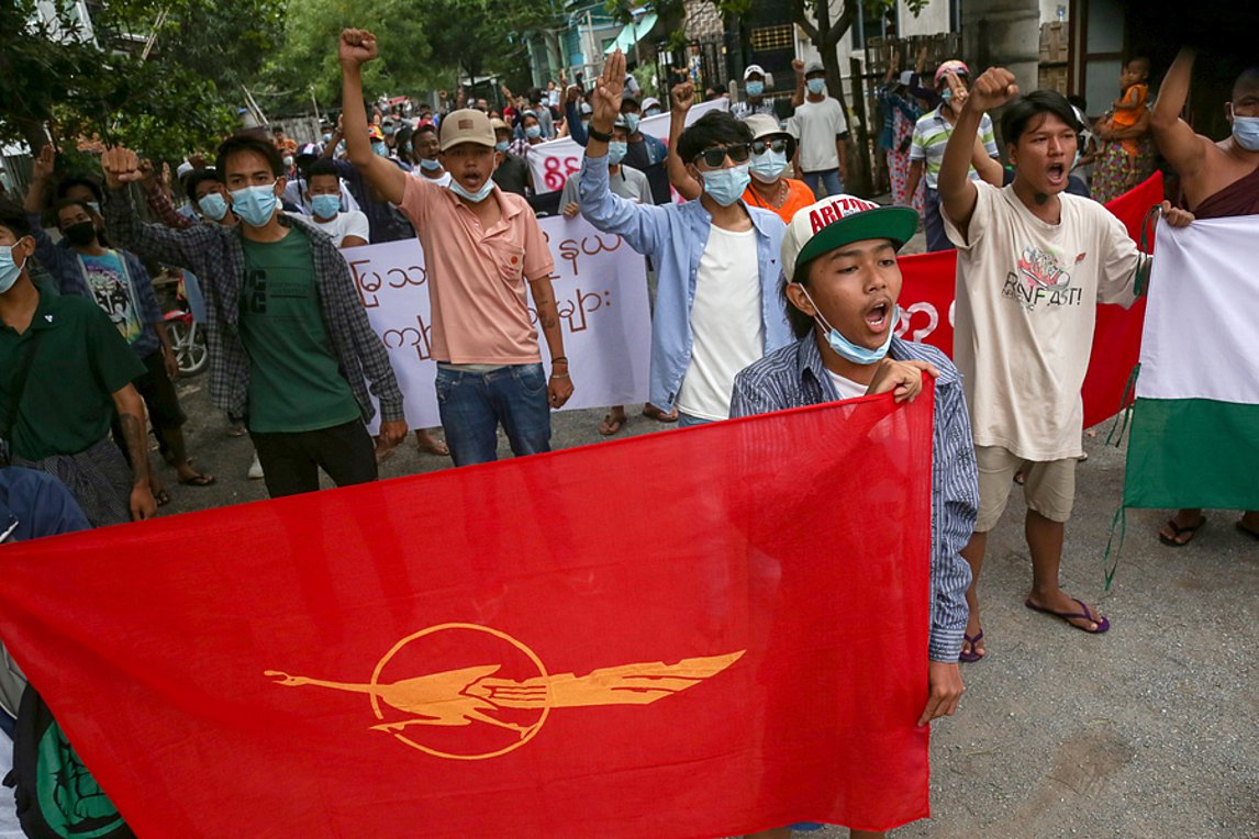 Μιανμάρ: Καταφύγιο και τρόφιμα αναζητούν οι εκτοπισμένοι στο κρατίδιο Τσιν