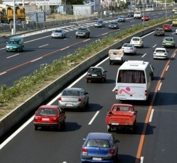 ΕΛΣΤΑΤ: Μειώθηκαν οι πωλήσεις αυτοκινήτων το 2024