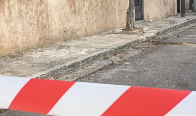 Εγκλημα στην Αγία Βαρβάρα: Πυροβόλησαν έξω από την πόρτα του σπιτιού της 64χρονη | ενότητες, κοινωνία