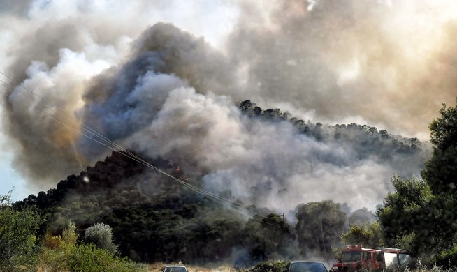 Μαίνονται οι πυρκαγιές σε Νέα Αλμυρή Κορινθίας και Ασκληπιείο Αργολίδας | ενότητες, κοινωνία
