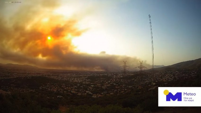 Συγκλονιστικό time lapse ΒΙΝΤΕΟ από την εξάπλωση της φωτιάς στη Βαρυμπόμπη