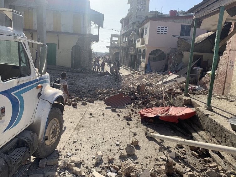 Αϊτή: Τραγωδία ο πρώτος απολογισμός από τα 7,2 Ρίχτερ - 227 νεκροί, εκατοντάδες τραυματίες και αγνοούμενοι - Συγκλονιστικά βίντεο