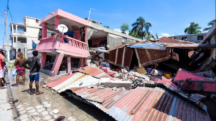 Αϊτή: Εκατόμβη νεκρών από τον φονικό σεισμό των 7,2 Ρίχτερ - Εικόνες και βίντεο