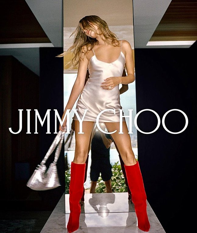 Η Hailey Bieber είναι το νέο πρόσωπο της καμπάνιας του Jimmy Choo