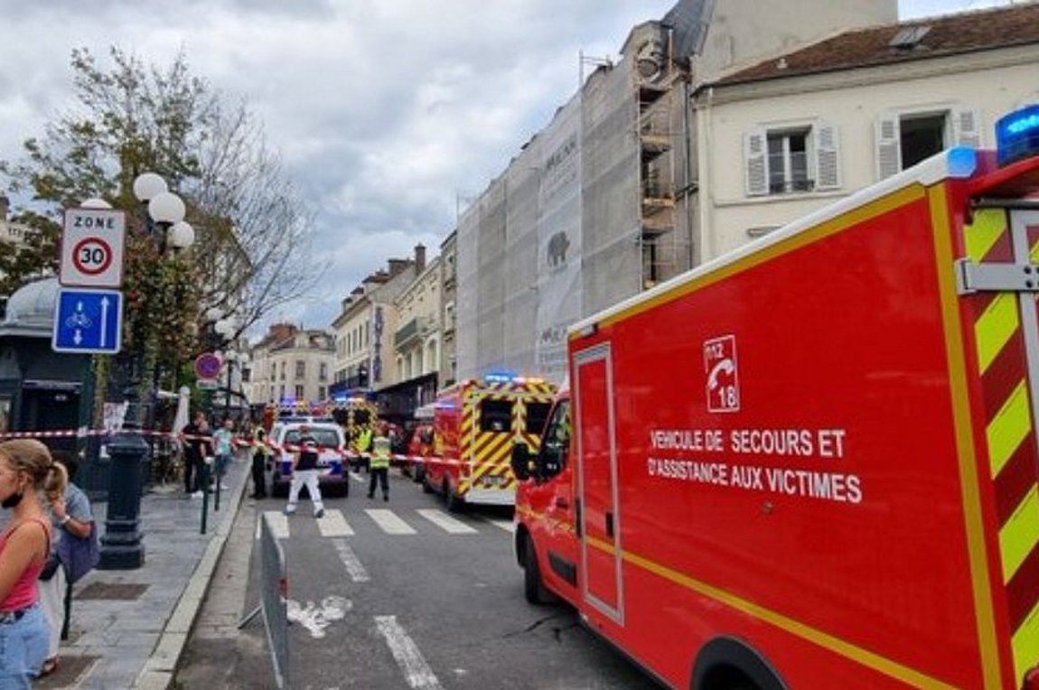 Γαλλία: Αυτοκίνητο έπεσε σε καφετέρια – Πληροφορίες για τραυματίες