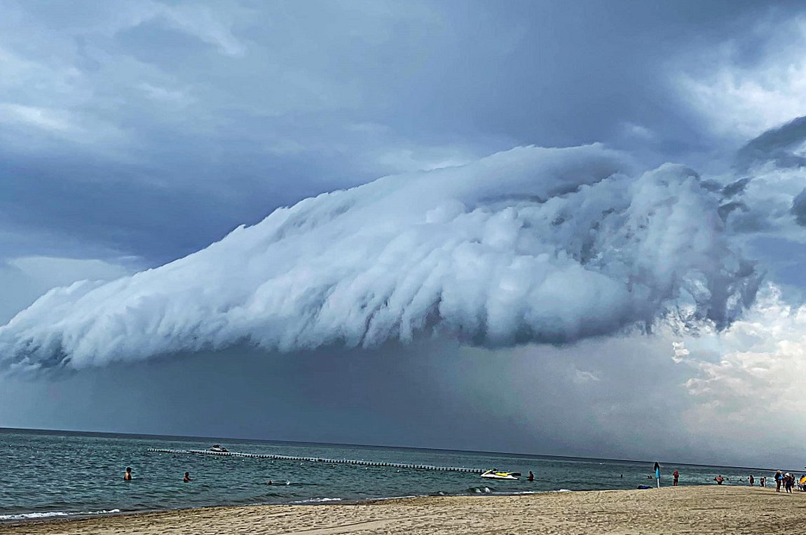 Shelf Cloud: Το σύννεφο που «σκέπασε» τη Χαλκιδική – BINTEO