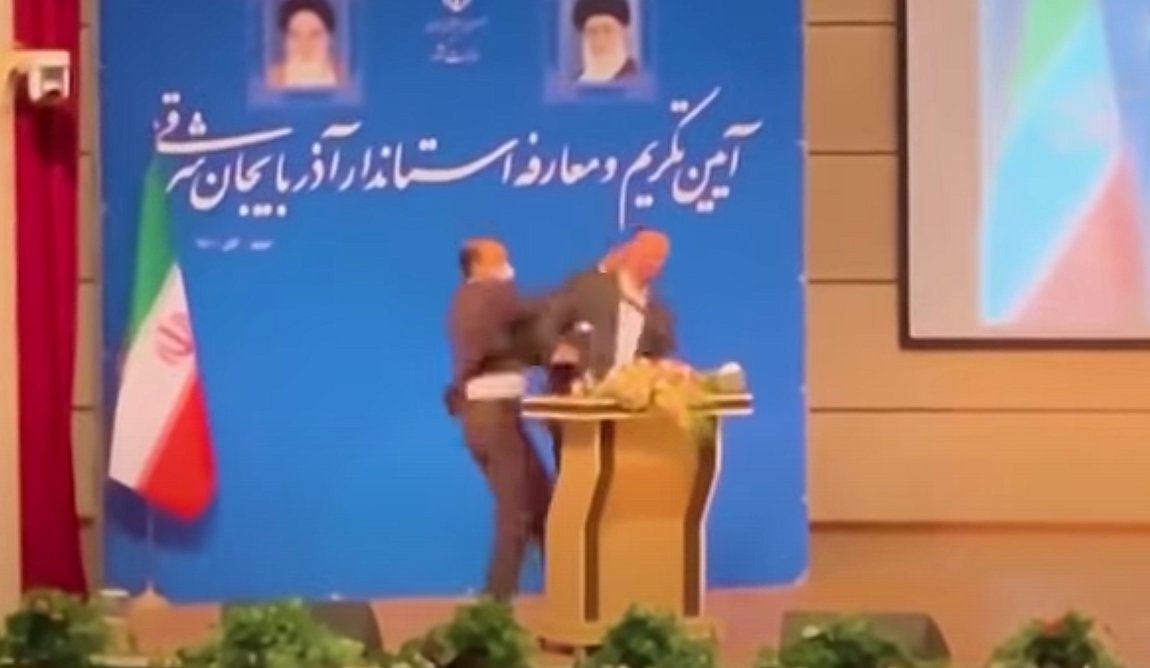 Ιράν: Απίστευτο χαστούκι on camera σε επίσημη εκδήλωση – Βίντεο