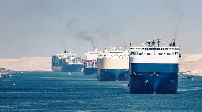 Αύξηση τελών διέλευσης σε Σουέζ και Βόσπορο - Προβλήματα στην εφοδιαστική αλυσίδα της Ευρώπης λόγω συμφόρησης πλοίων
