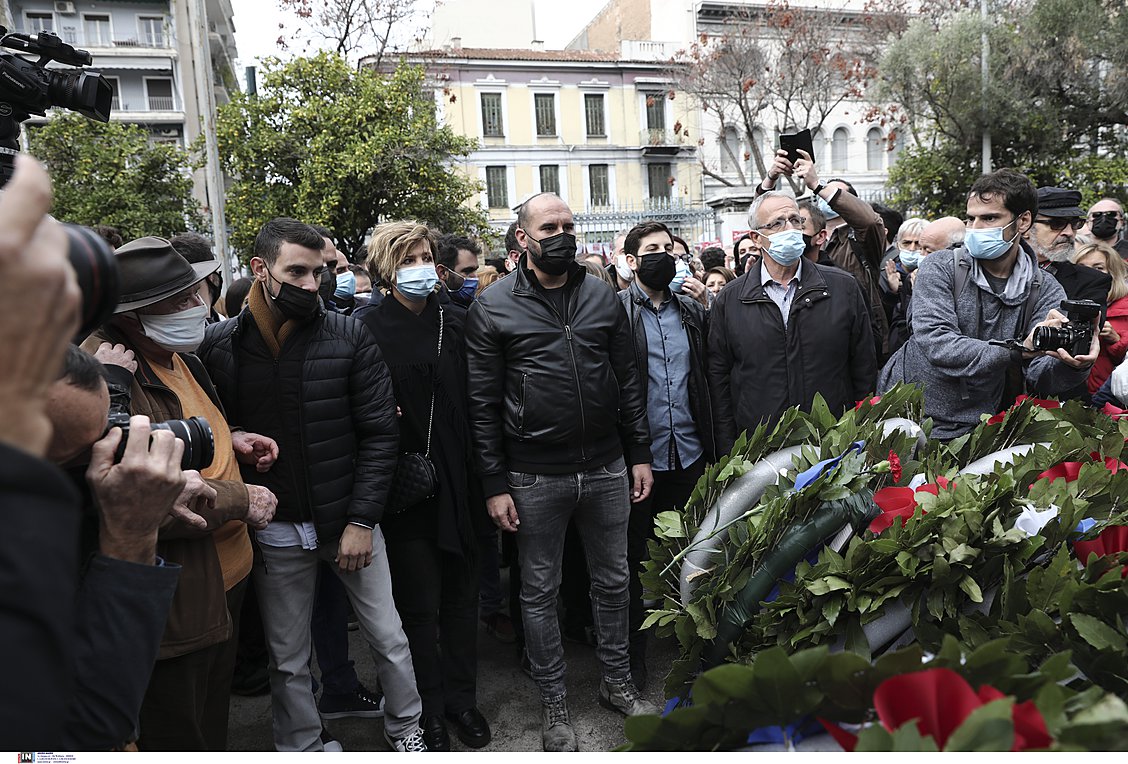Επέτειος Πολυτεχνείου: Στεφάνι κατέθεσε αντιπροσωπεία του ΣΥΡΙΖΑ