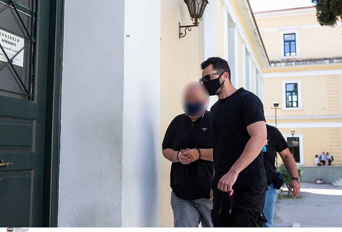 Αρπαγή ανήλικης στη Ραφήνα: Ελεύθερος με «βραχιολάκι» ο 48χρονος κατηγορούμενος