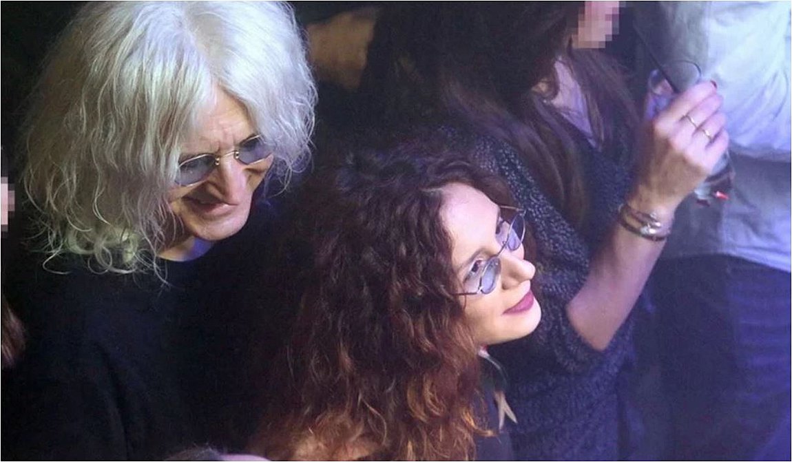 Πατέρας για τρίτη φορά ο Νίκος Καρβέλας: Έγκυος η σύντροφός του