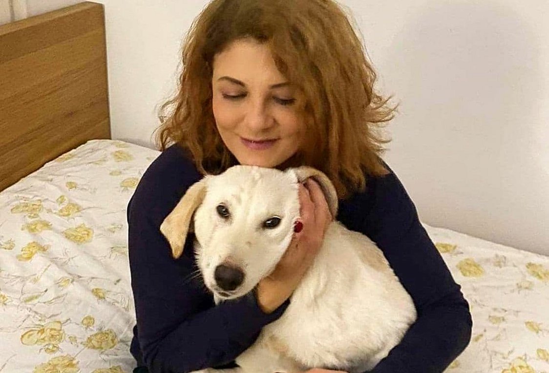 Τάνια Τρύπη: Υιοθέτησε κουτάβι που είχε βρεθεί σεξουαλικά κακοποιημένο στην Αλεξανδρούπολη