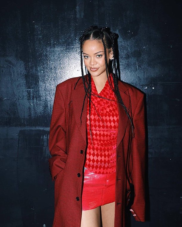 Η Rihanna διέψευσε τις φήμες περί εγκυμοσύνης