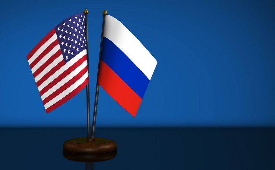 Η Ρωσία απορρίπτει ως «παράλογους» τους ισχυρισμούς των ΗΠΑ για παρέμβαση στις αμερικανικές εκλογές