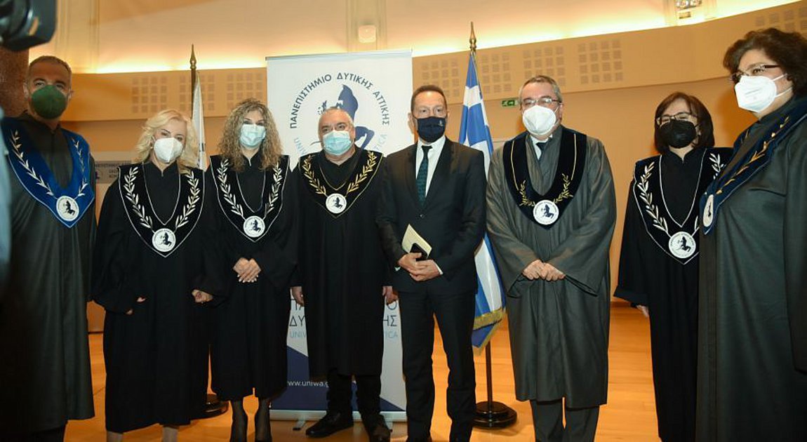 Σε επίτιμο διδάκτορα του ΠΑΔΑ αναγορεύτηκε ο Ηλίας Μόσιαλος