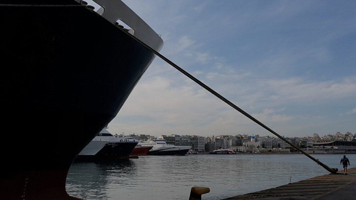 Δεμένα τα πλοία στα λιμάνια έως σήμερα τα μεσάνυχτα