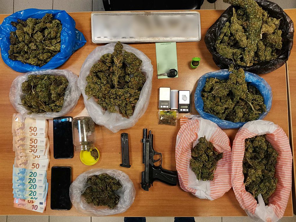 Kρήτη: Έκρυβαν σχεδόν 1 κιλό χασίς, κοκαΐνη και αναβολικά – Τέσσερις συλλήψεις