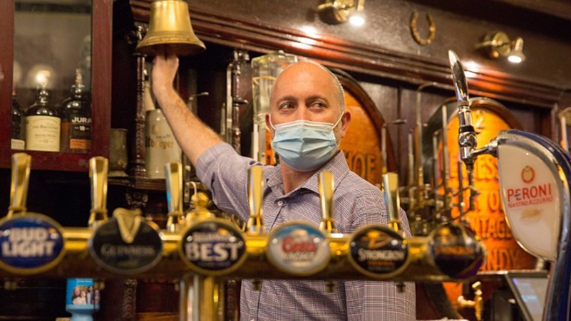 Κορωνοϊός: Η Σκωτία κλείνει τα νυκτερινά κέντρα