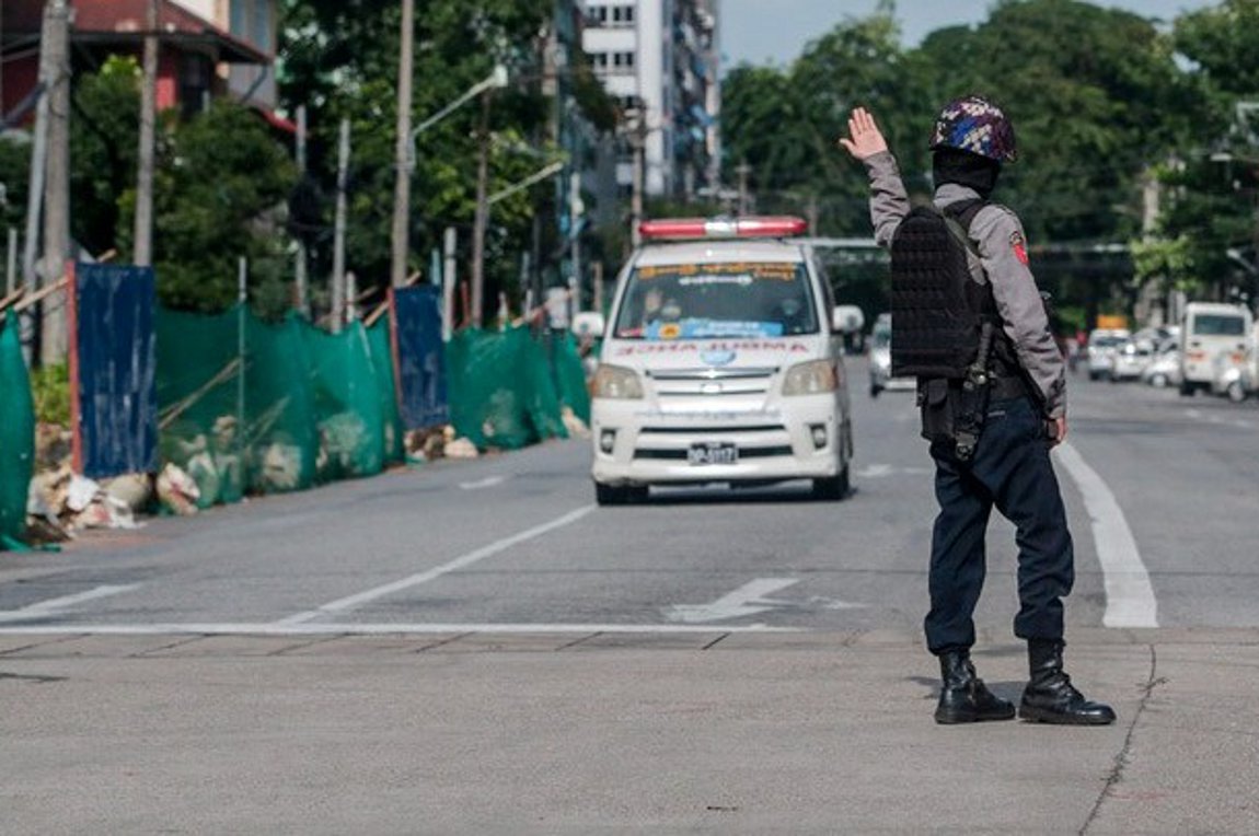 Μιανμάρ: Τουλάχιστον 30 νεκροί σε επίθεση εναντίον αυτοκινήτων στο Χπρούσο