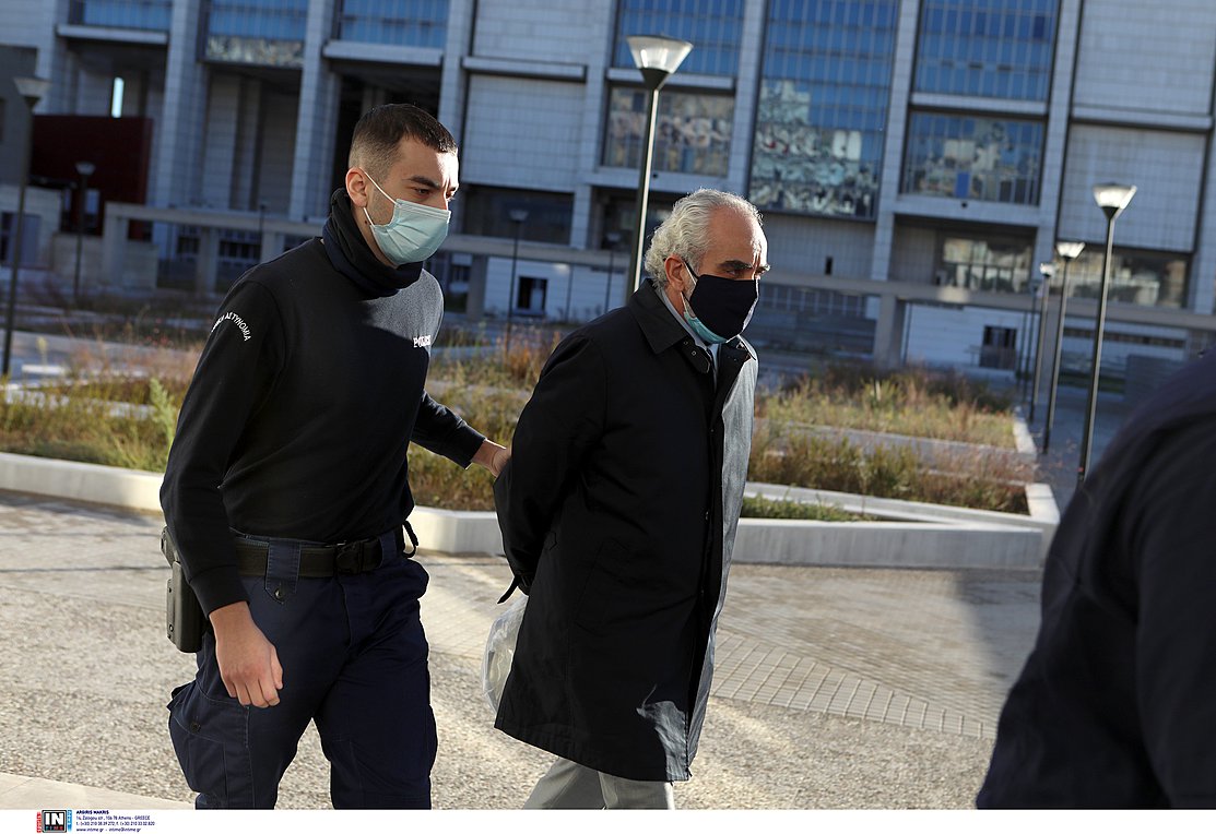 Οι φονικές συνταγές του ψευτογιατρού!