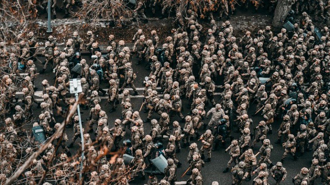 Η ΕΕ καταδικάζει τη βία στο Καζακστάν – Κάλεσμα Μπορέλ για αποκλιμάκωση