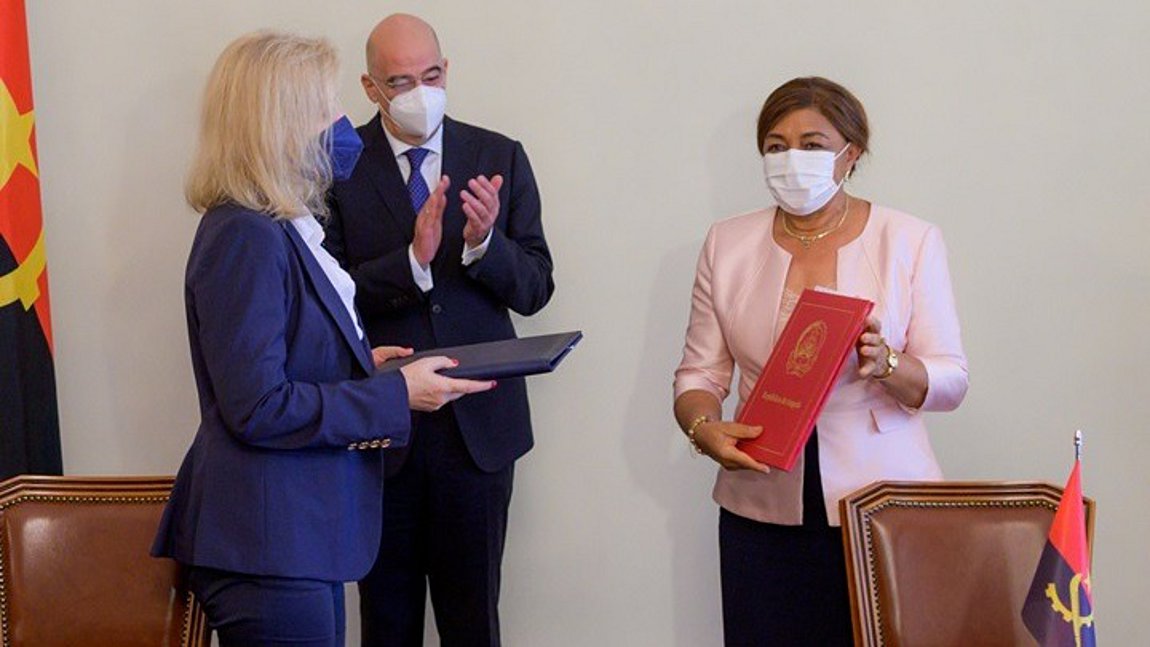 Δένδιας: Η Ελλάδα έτοιμη να βοηθήσει στην εμβάθυνση των σχέσεων ΕΕ-Ανγκόλας