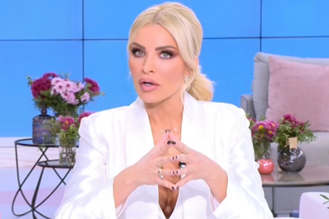 Eξαλλη η Κατερίνα Καινούργιου: «Κλείστε τον, τι είναι αυτά τα πράγματα;» – ΒΙΝΤΕΟ