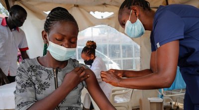 ΠΟΥ: Μειώνονται κρούσματα και θάνατοι στην Αφρική, το τέταρτο κύμα του κορωνοϊού υποχωρεί