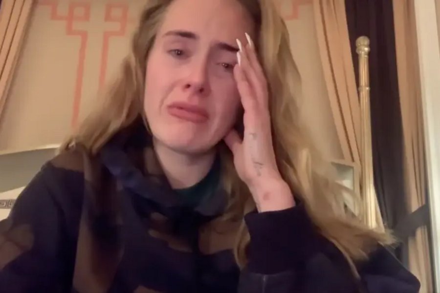 Τα δάκρυα της Adele όταν ανακοίνωσε την αναβολή των παραστάσεων της στο Λας Βέγκας - ΒΙΝΤΕΟ