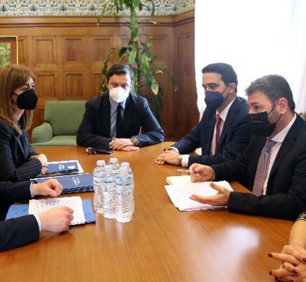 Συνάντηση Ν. Ανδρουλάκη με τον πρόεδρο της Επιτροπής Ανταγωνισμού Ι. Λιανό