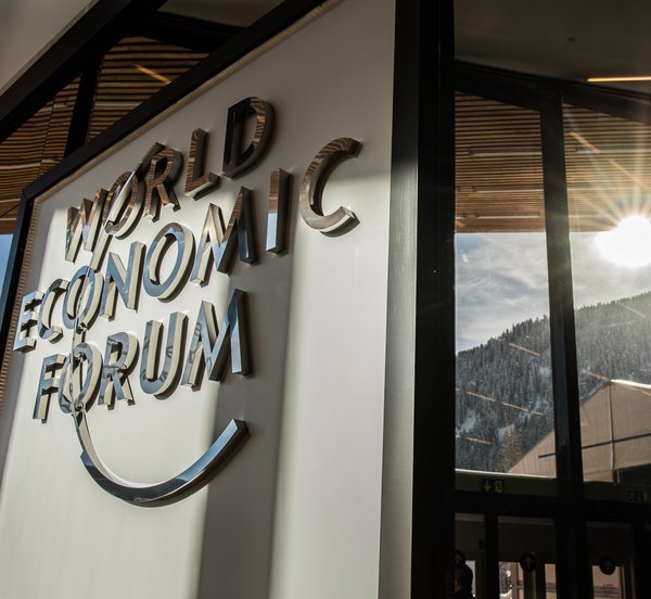 Η ετήσια συνάντηση του Παγκόσμιου Οικονομικού Φόρουμ θα γίνει διά ζώσης στο Νταβός τον Μάιο