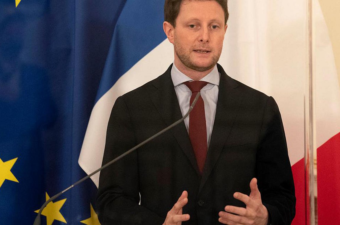 Υπέρ του απευθείας διαλόγου της ΕΕ με τη Ρωσία τάσσεται η Γαλλία