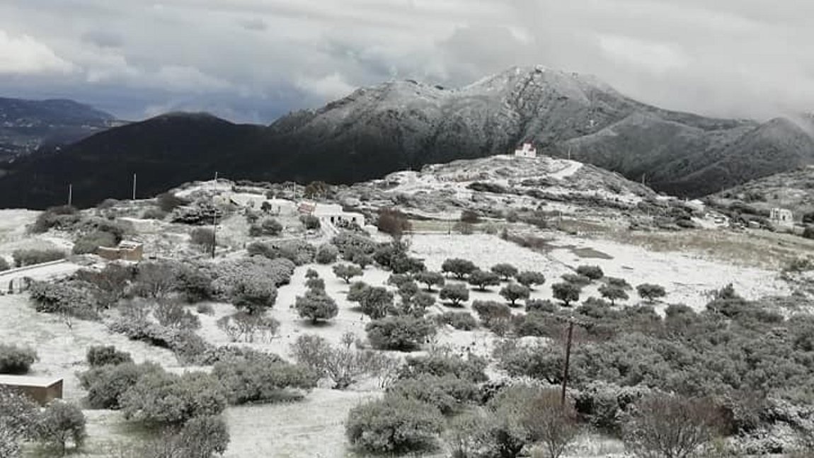 Στα λευκά η ορεινή Κάρπαθος
