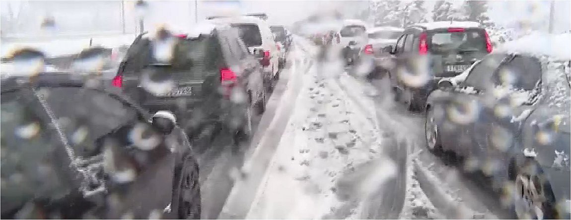 Κακοκαιρία «Ελπίς»: «5,5 ώρες εγκλωβισμένοι στην Αττική Οδό» – Βίντεο