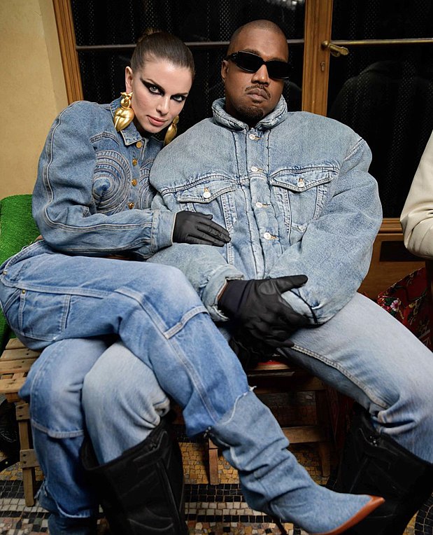 Kanye West και Julia Fox: Ραντεβού στο Παρίσι με total denim