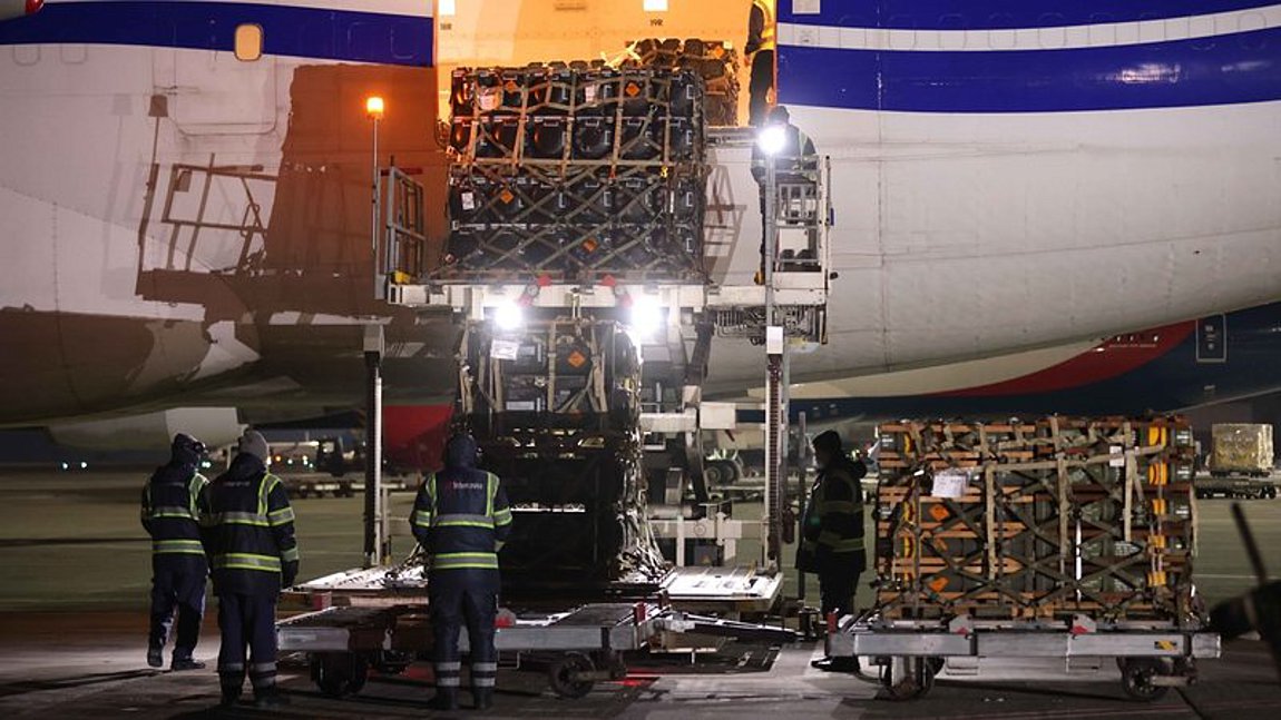 Αμερικανικό αεροσκάφος μετέφερε εκ νέου στρατιωτικό εξοπλισμό και πυρομαχικά στην Ουκρανία