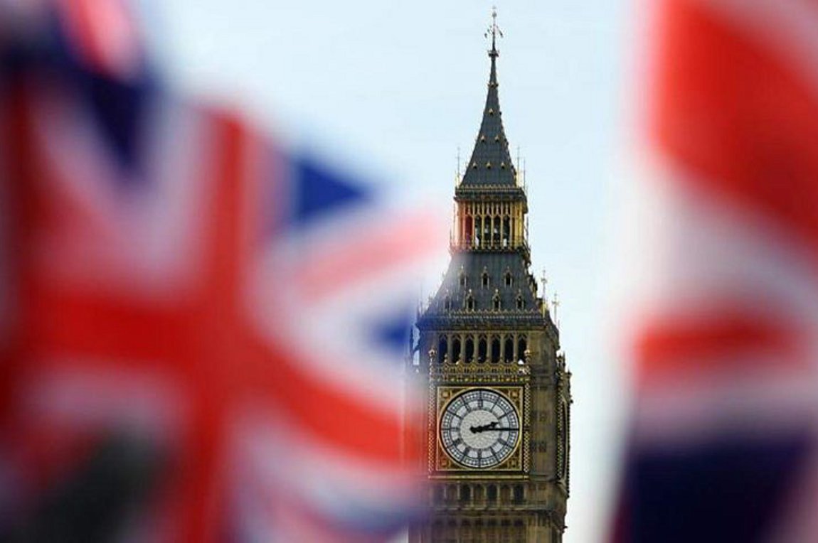 Η Βρετανία δεν αποκλείει την επιβολή κυρώσεων στον Πούτιν