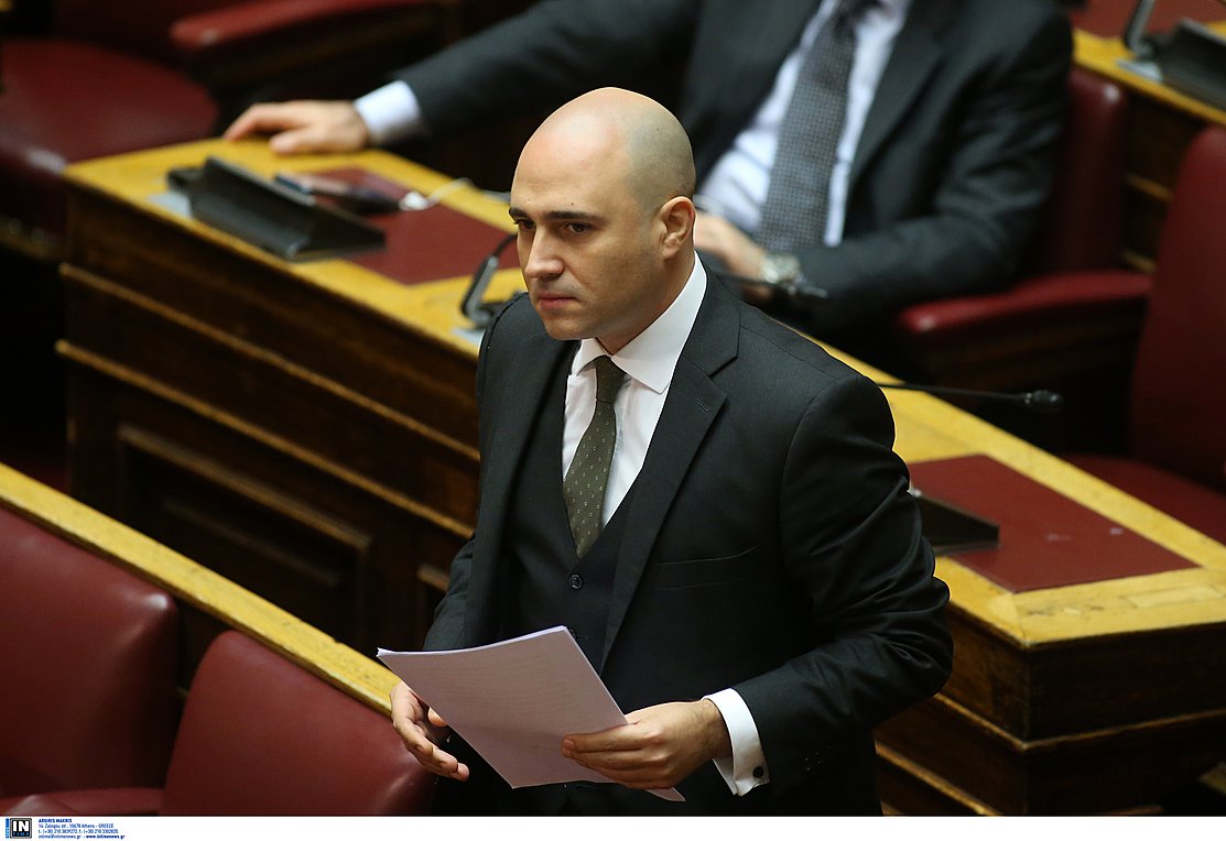 Η πρώτη αντίδραση Μπογδάνου για το «παρών» στην πρόταση μομφής