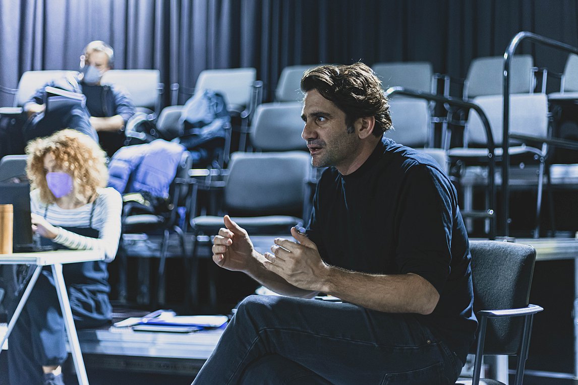 Οδυσσέας Παπασπηλιόπουλος: «Το σύμπαν αρχίζει και τελειώνει εντός μας»