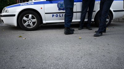 Εύβοια: Έφοδος της ΕΛ.ΑΣ. στη ΔΟΥ της Χαλκίδας - Συνελήφθη διευθύντρια και 6 ακόμα άτομα