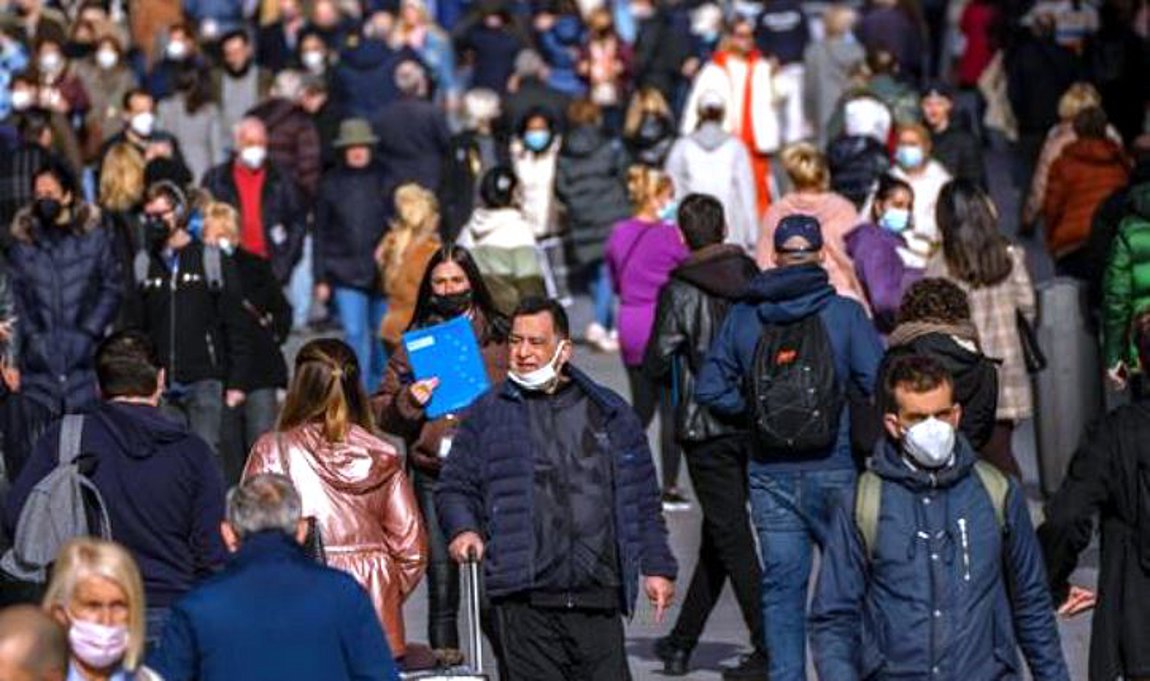 Κορωνοϊός: Ανησυχούν οι ειδικοί για την JN1