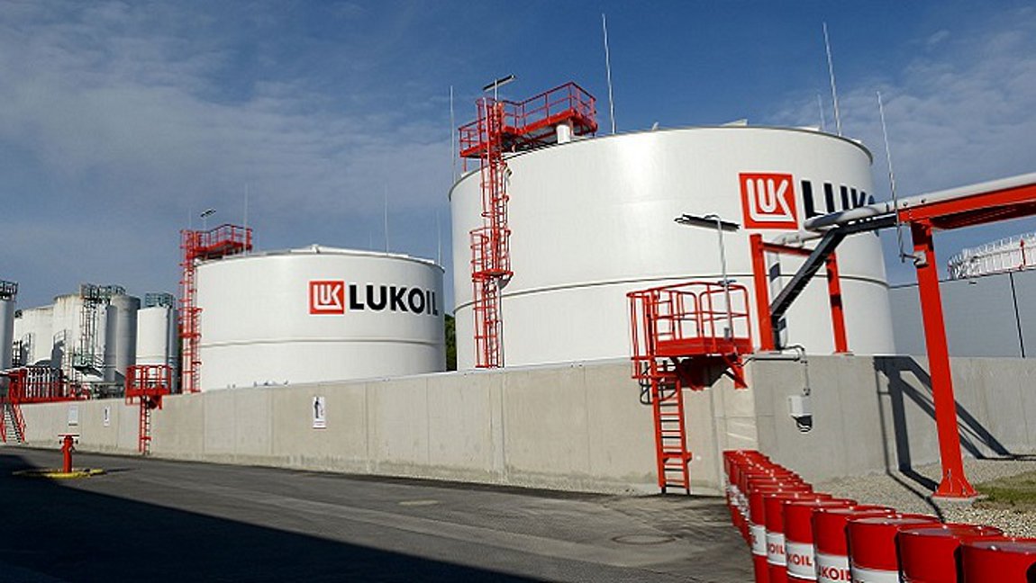 Η ρωσική πετρελαϊκή εταιρεία Lukoil απευθύνει έκκληση για τον τερματισμό των εχθροπραξιών στην Ουκρανία