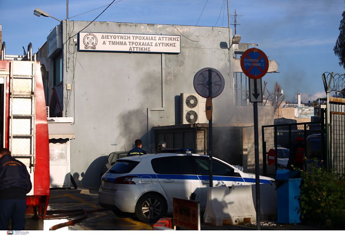 Φωτιά στο υπόγειο πάρκινγκ της Τροχαίας Περιστερίου – ΒΙΝΤΕΟ