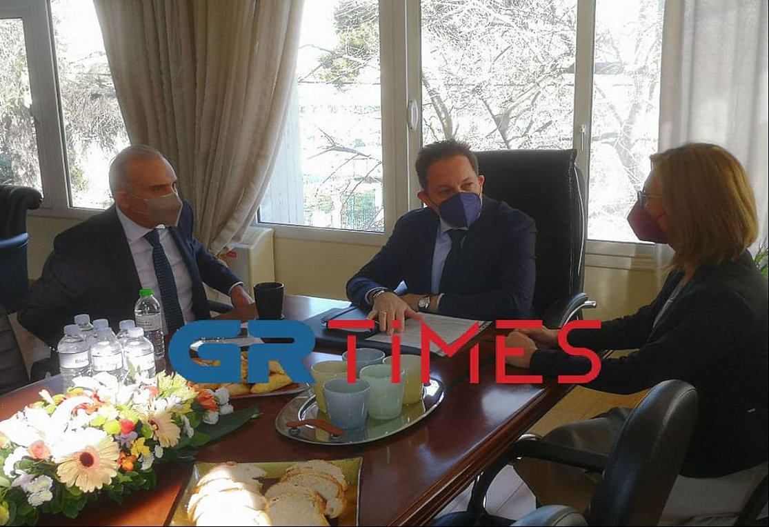 Πέτσας: Δεν υπάρχει καμιά σκέψη για αλλαγή του εκλογικού νόμου