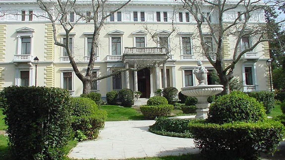 Η Προεδρία της Δημοκρατίας παρέδωσε ανθρωπιστική βοήθεια στην Πρόξενο της Ουκρανικής Πρεσβείας