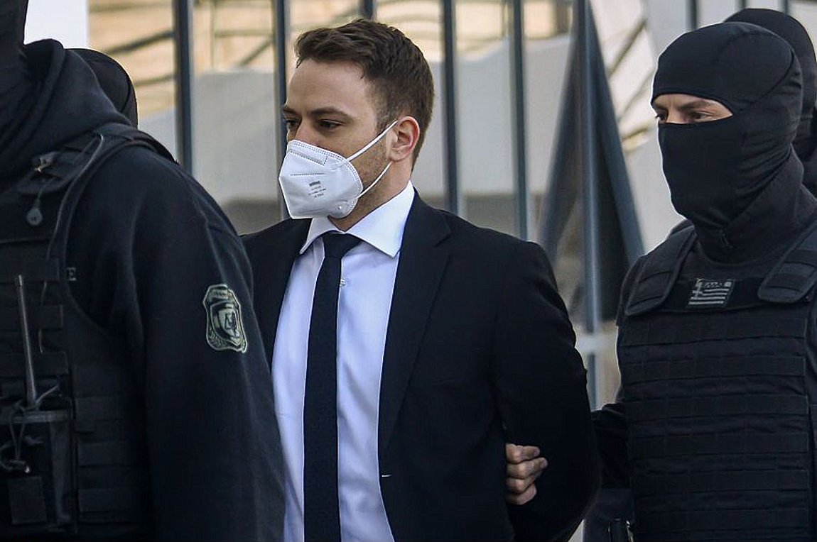 Ο Μπάμπης έγραφε το ημερολόγιο της Καρολάιν;