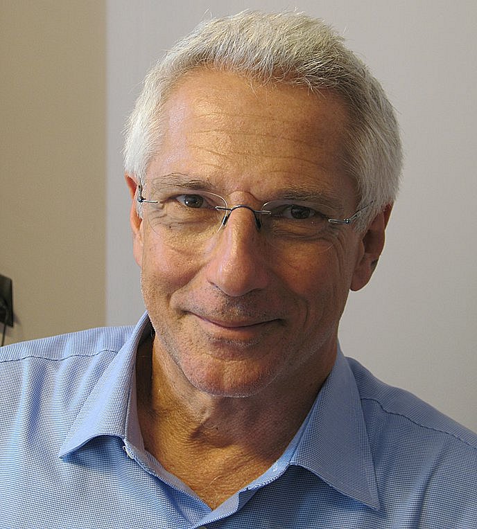 Θ. Διαμαντόπουλος: «Πολιτικά ετοιμοθάνατος» ο Πρόεδρος Μακρόν;