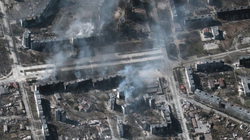 Οι Ρώσοι συνεχίζουν τον βομβαρδισμό της Μαριούπολης, «ετοιμάζεται επιχείρηση αλεξιπτωτιστών» - Δεν παραδίδονται οι υπερασπιστές της πόλης