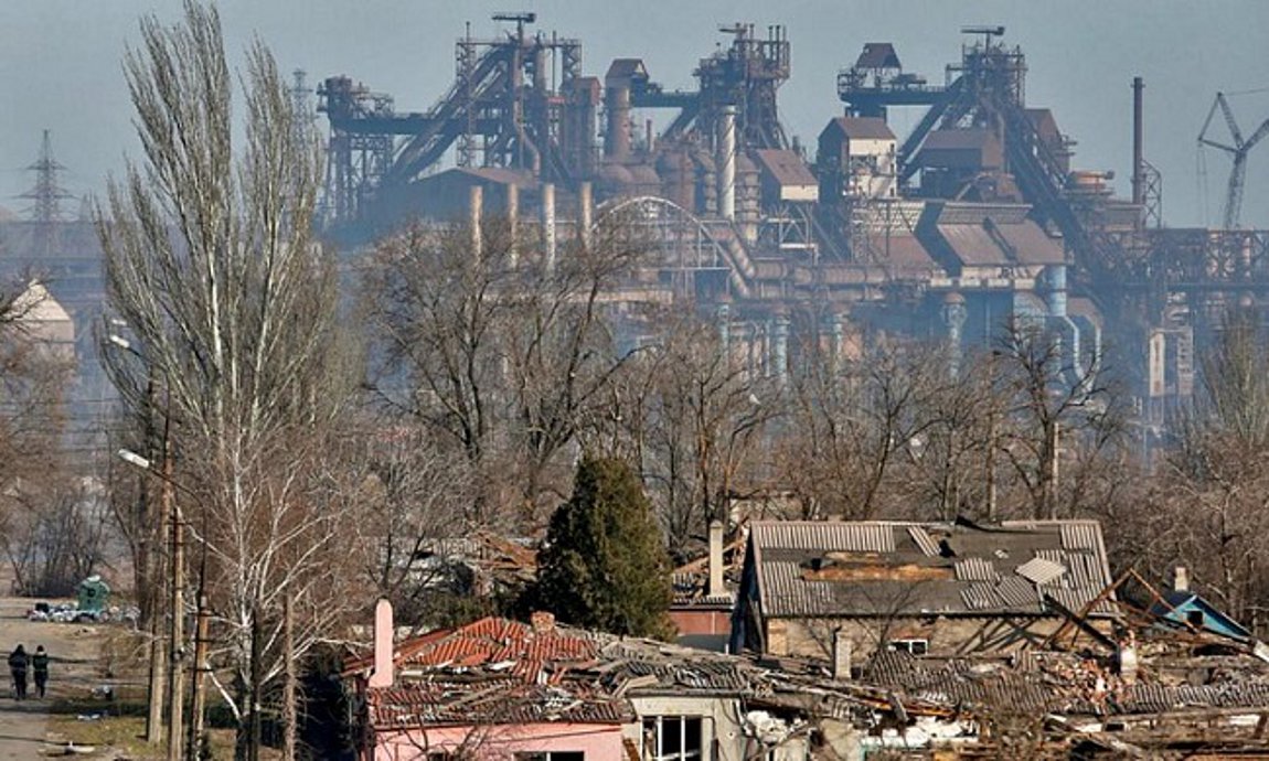 Μαριούπολη: Τουλάχιστον 1.000 άμαχοι κρύβονται κάτω από το εργοστάσιο Αζοφστάλ