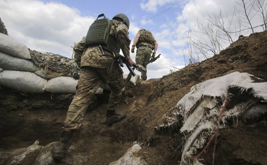 Ουκρανία: Κατηγορεί τις ρωσικές δυνάμεις ότι χρησιμοποιούν περίπου 40 αμάχους ως «ανθρώπινες ασπίδες» στην Βοβτσάνσκ